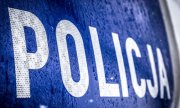 Napis policja na radiowozie.