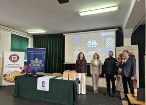 Uczestnicy konkursu oraz organizatorzy, podczas uroczystego rozpoczęcia.