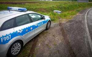 radiowóz, samochód w rowie