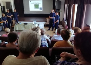 policjanci i seniorzy